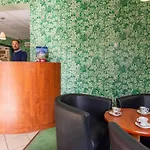 호텔 Logis & Restaurant - Le Saint-louis 3*