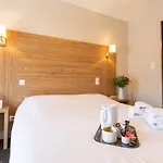 호텔 Logis & Restaurant - Le Saint-louis La Suze-sur-Sarthe