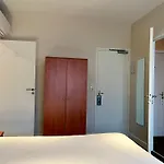 호텔 Logis & Restaurant - Le Saint-louis 3*