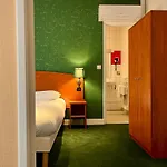 Logis & Restaurant - Le Saint-louis 호텔 La Suze-sur-Sarthe