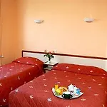 Logis & Restaurant - Le Saint-louis Hotel