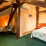 Logis & Restaurant - Le Saint-louis 3*