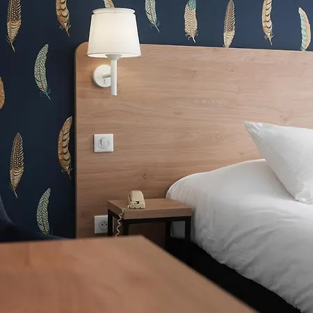 Logis Hotel & Restaurant - Le Saint-Louis 3* La Suze-sur-Sarthe