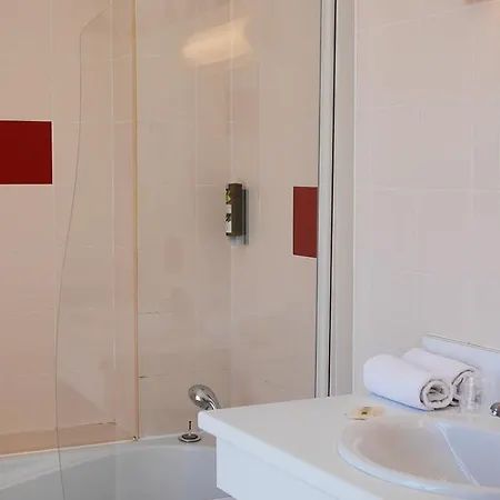 Logis Hotel & Restaurant - Le Saint-Louis 3*