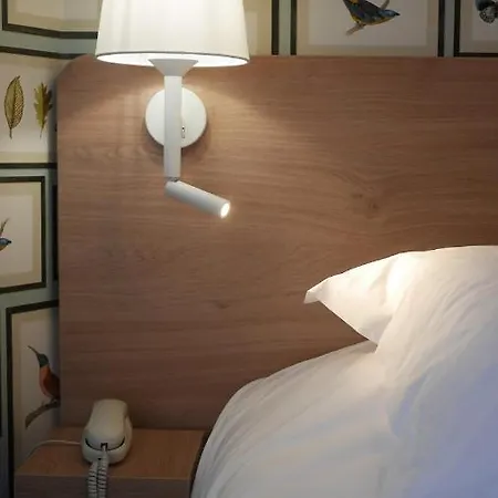 Logis Hotel & Restaurant - Le Saint-Louis La Suze-sur-Sarthe