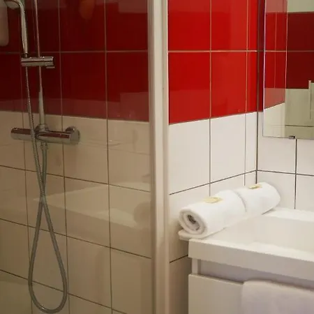 Logis & Restaurant - Le Saint-louis Hotel 3*