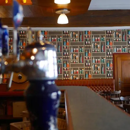 Hotel Logis Saint Louis La Suze-sur-Sarthe