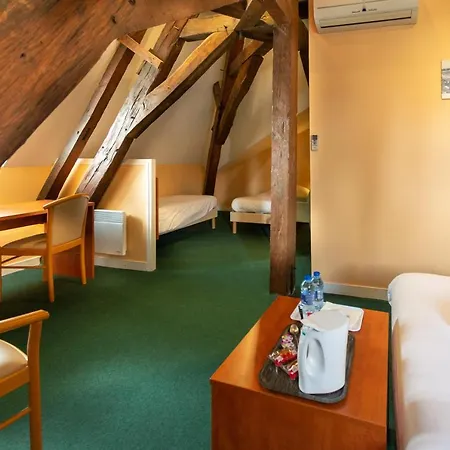 Logis Saint Louis Hotel 3*