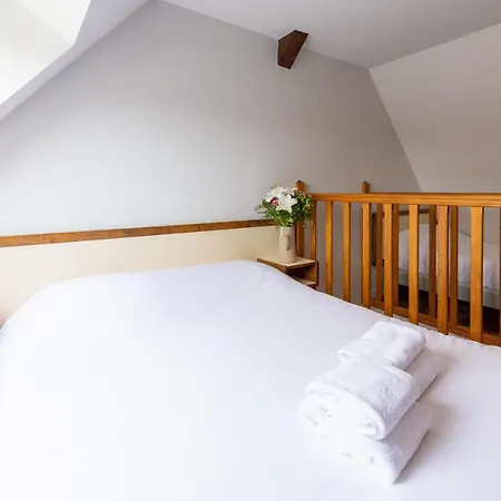 Hotel Logis & Restaurant - Le Saint-louis 3*