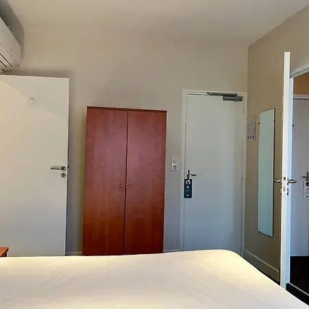 Hotel Logis & Restaurant - Le Saint-louis 3*