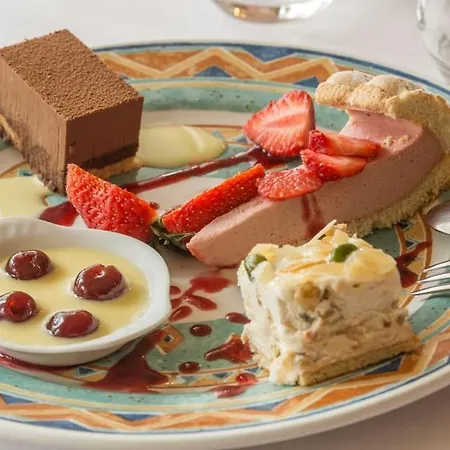 Logis Saint Louis Hotel 3*