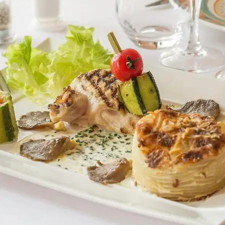 Logis Saint Louis Hotel La Suze-sur-Sarthe