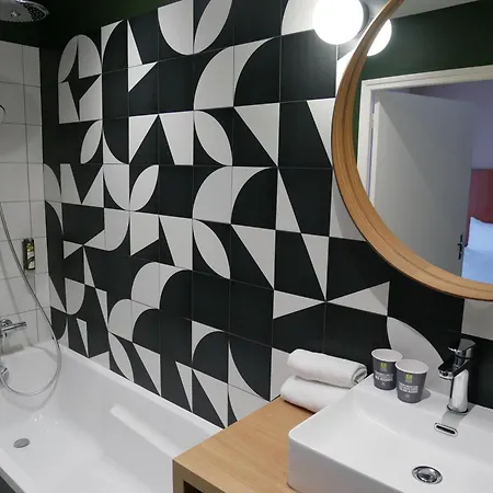 Logis Hotel & Restaurant - Le Saint-Louis 3*