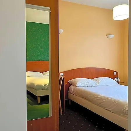 Hotel Logis & Restaurant - Le Saint-louis 3*