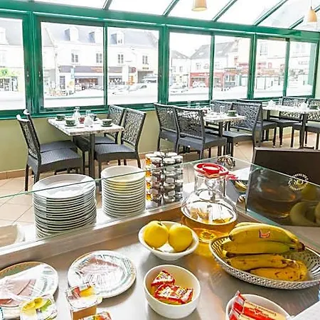 Hotel Logis & Restaurant - Le Saint-louis La Suze-sur-Sarthe