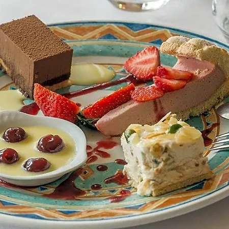 Logis & Restaurant - Le Saint-louis Hotel La Suze-sur-Sarthe