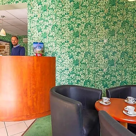 Logis & Restaurant - Le Saint-louis Hotel 3*