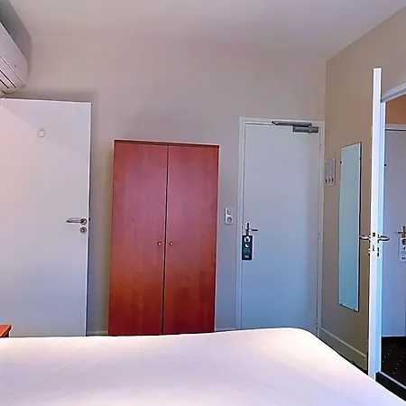Logis & Restaurant - Le Saint-louis Hotel La Suze-sur-Sarthe