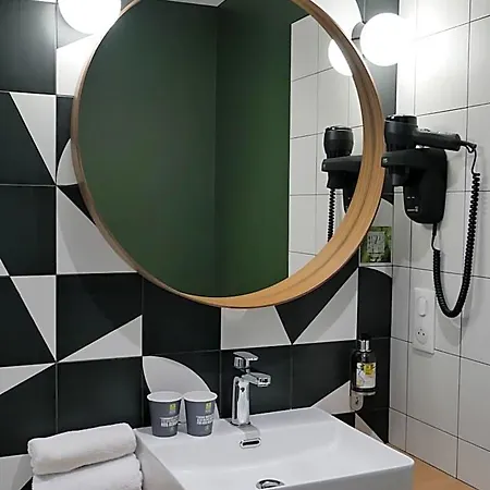 Hotel Logis Hotel & Restaurant - Le Saint-Louis La Suze-sur-Sarthe