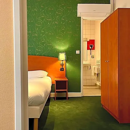 Logis & Restaurant - Le Saint-louis La Suze-sur-Sarthe