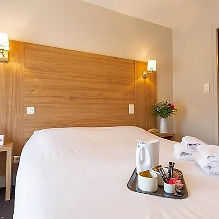 Hotel Logis & Restaurant - Le Saint-louis La Suze-sur-Sarthe