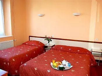 Logis Hotel & Restaurant - Le Saint-Louis Hotel