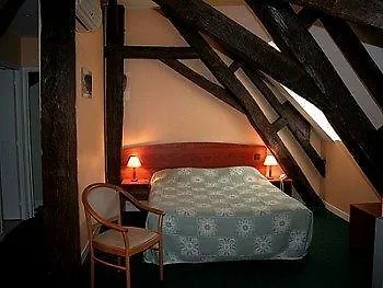 Logis Hôtel&restaurant - Le Saint-louis Hotel La Suze-sur-Sarthe