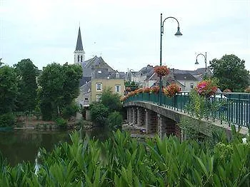 Logis & Restaurant - Le Saint-louis Hotel 3*