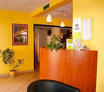 Logis Saint Louis Hotel La Suze-sur-Sarthe