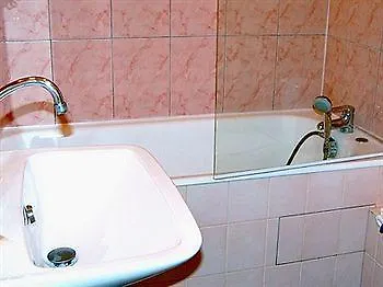 Logis Hotel & Restaurant - Le Saint-Louis Hotel