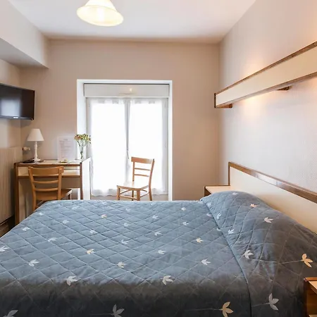 Hotel Logis & Restaurant - Le Saint-louis 3*