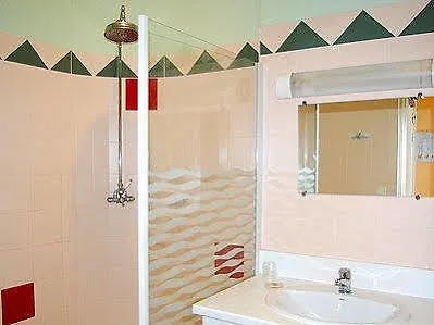 Logis Hotel & Restaurant - Le Saint-Louis 3* La Suze-sur-Sarthe